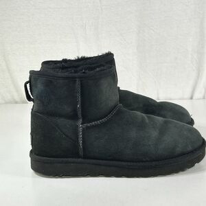 UGG Women's CLASSIC MINI II BOOT BLACK Suede Size 10